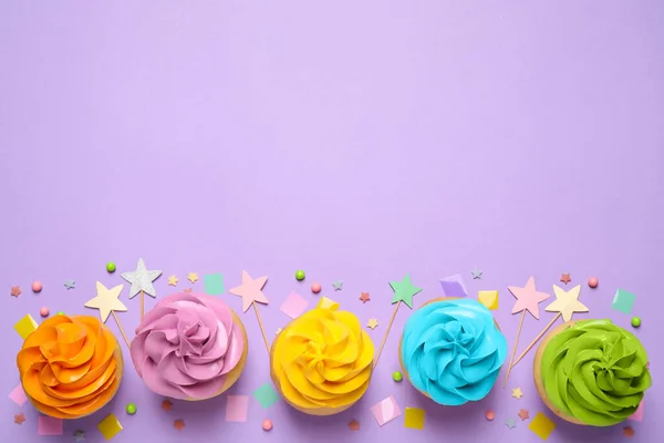 Colorful Birthday Cupcakes Lilac Background Flat Lay Space Text — ストック写真