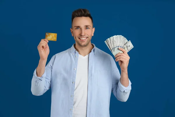 Happy Man Cash Money Credit Card Blue Background — Stock Photo, Image