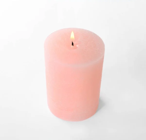 Vela Cera Rosa Ardente Isolada Branco — Fotografia de Stock