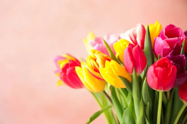 Hermosos Tulipanes Primavera Sobre Fondo Rosa Claro Primer Plano Espacio — Foto de Stock