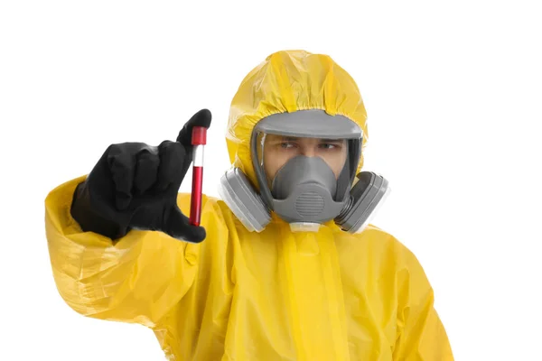 Άνδρας Στολή Χημικής Προστασίας Που Κρατάει Δοκιμαστικό Σωλήνα Δείγμα Αίματος — Φωτογραφία Αρχείου