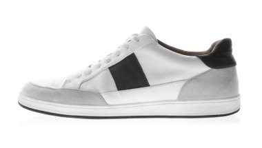 Beyazda izole edilmiş yeni spor ayakkabı. Spor ayakkabı.