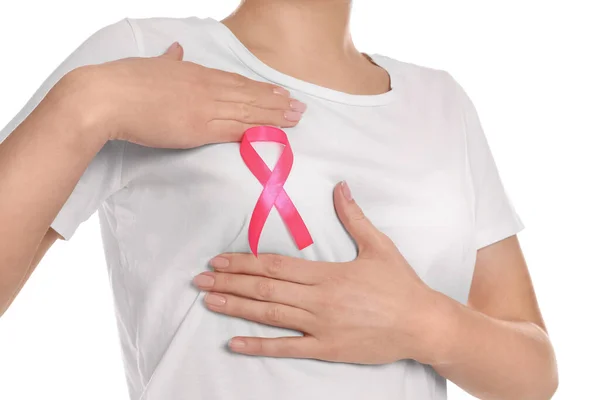 Kvinna Med Rosa Band Vitbakgrund Närbild Medvetenhet Bröstcancer — Stockfoto