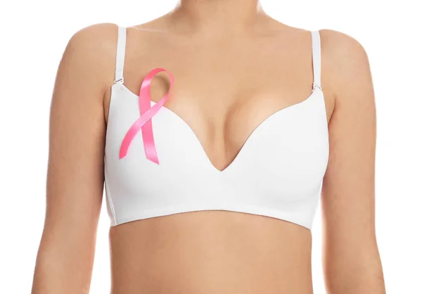 妇女与粉红色丝带在白色背景 特写镜头 乳腺癌意识 — 图库照片