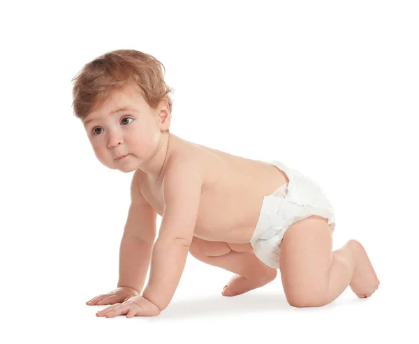 在白色背景的尿布上可爱的小宝宝 — 图库照片