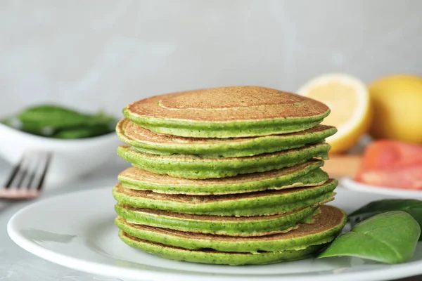 Tasty Spinach Pancakes Light Grey Table Closeup — Stock Photo, Image