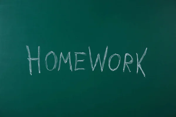 Palabra Homework Escrito Con Tiza Pizarra Verde — Foto de Stock