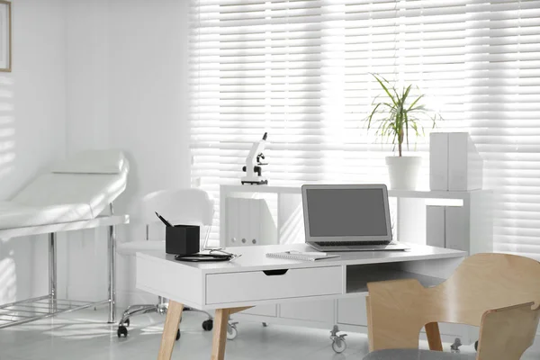 Doctor Workplace Laptop Modern Clinic — 스톡 사진