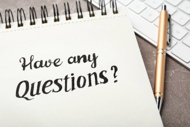 Sözcüklü defter Gri masada sorusu olan var mı, yakın plan