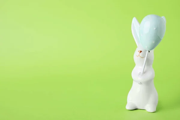 Пасхальный Кролик Зеленом Фоне Пространство Текста — стоковое фото