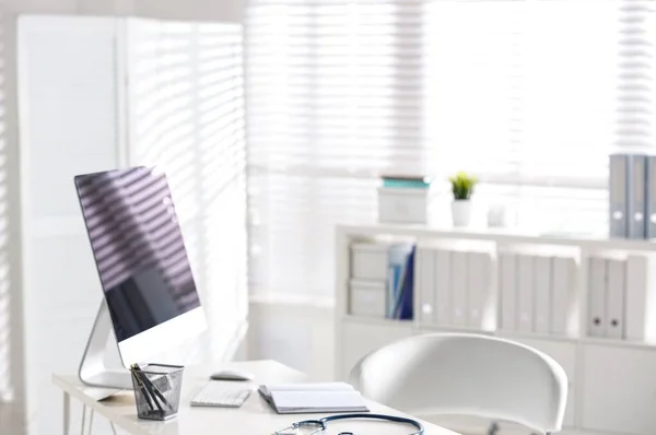 Luogo Lavoro Del Medico Con Computer Moderno Ospedale — Foto Stock