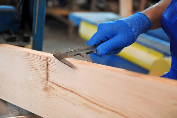 Professional Carpenter Measuring Wooden Board Sliding Caliper Workshop Closeup — Stock Photo, Image