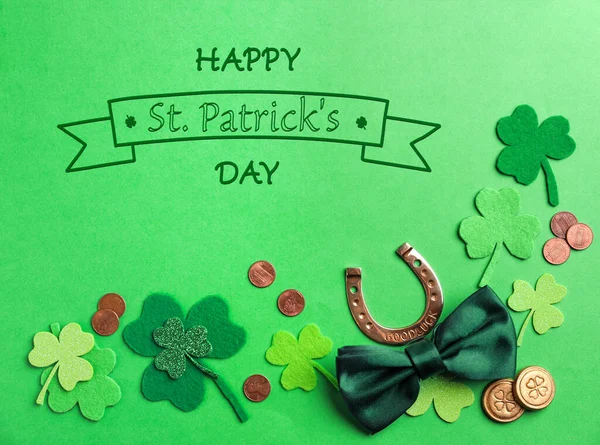 Flat Lay Composition Horseshoe Green Background Patrick Day Celebration — Stock Photo, Image