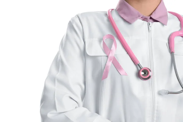 Doctor Con Cinta Rosa Estetoscopio Sobre Fondo Blanco Primer Plano — Foto de Stock