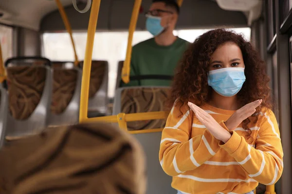 African American Woman Disposable Mask Bus Virus Protection — Stock Photo, Image