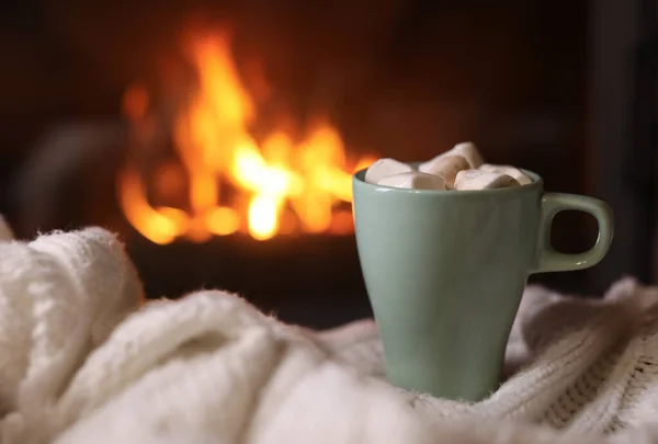 Delicious Sweet Cocoa Marshmallows Blurred Fireplace Background — Stock Photo, Image