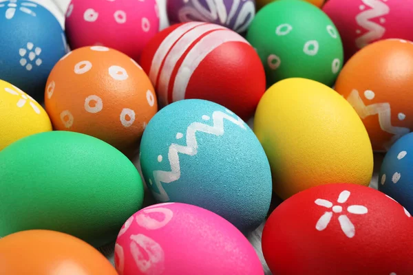 Muchos Huevos Pascua Brillantes Como Fondo Vista Cerca — Foto de Stock