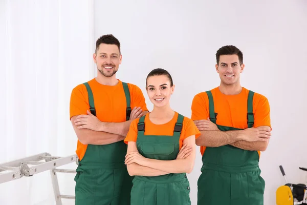 Team Van Professionele Conciërges Uniform Binnen Schoonmaakdiensten — Stockfoto