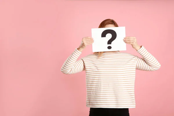 Woman Holding Question Mark Sign Pink Background Space Text — Stock Photo, Image
