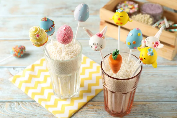 Leckere Süße Cake Pops Zum Osterfest Auf Hellem Holztisch — Stockfoto