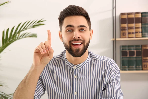 Mladý Muž Používající Video Chat Doma Pohled Webové Kamery — Stock fotografie