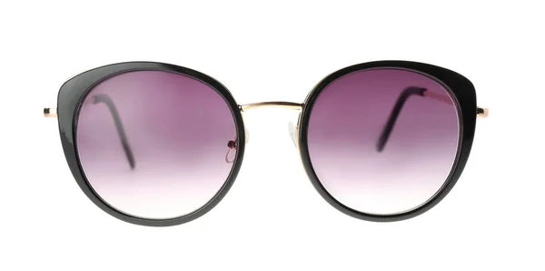 Nowe Stylowe Eleganckie Okulary Przeciwsłoneczne Izolowane Białym — Zdjęcie stockowe