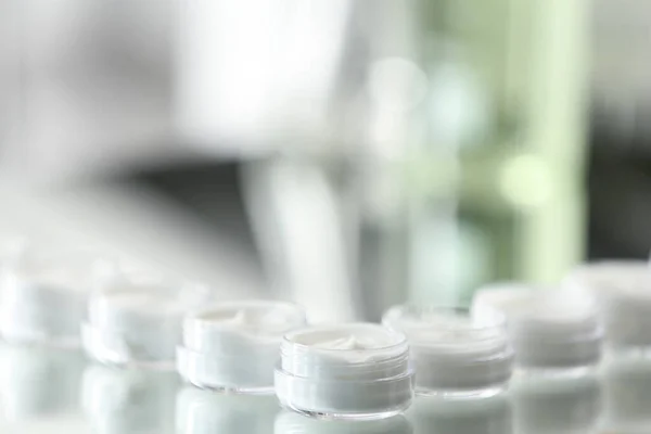 Small Jars Cream Cosmetic Laboratory — Stockfoto