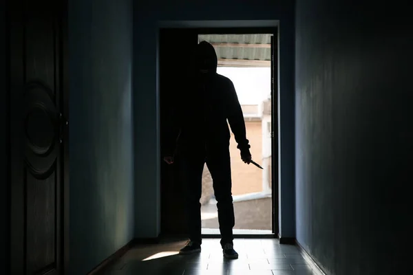 Hombre Con Cuchillo Cuarto Oscuro Peligroso Criminal —  Fotos de Stock