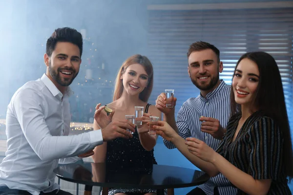 Young People Toasting Mexican Tequila Shots Table Bar — Stock Photo, Image