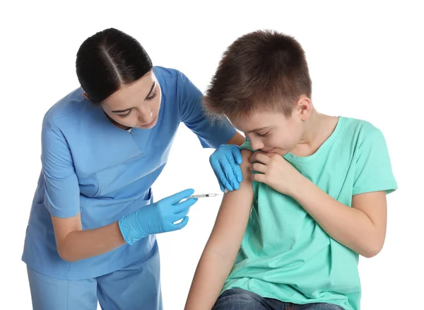 Lékař Vakcinace Malé Dítě Bílém Pozadí — Stock fotografie