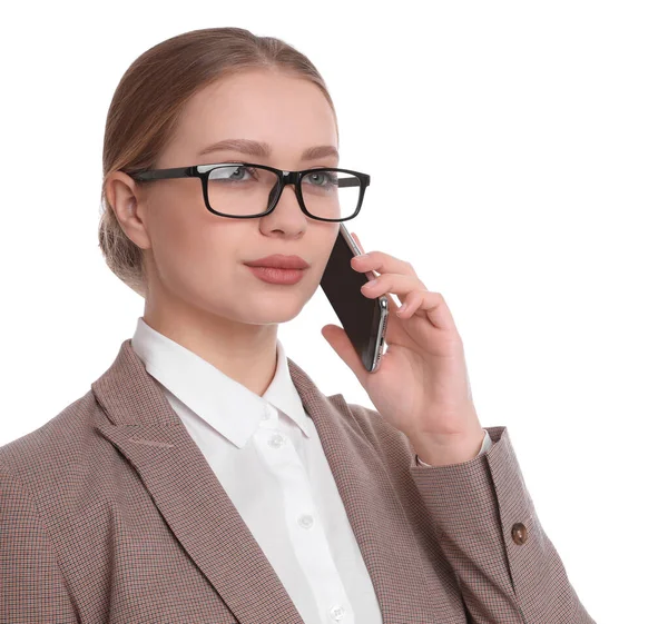 Jonge Zakenvrouw Praten Mobiele Telefoon Tegen Witte Achtergrond — Stockfoto