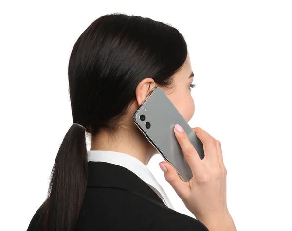 Pengusaha Wanita Muda Yang Berbicara Telepon Genggam Dengan Latar Belakang — Stok Foto