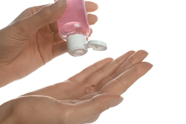 Mujer Aplicando Gel Mano Antibacteriano Sobre Fondo Blanco Primer Plano —  Fotos de Stock