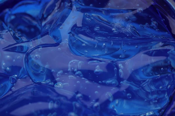 青の背景に純粋な透明化粧ジェル クローズアップ — ストック写真
