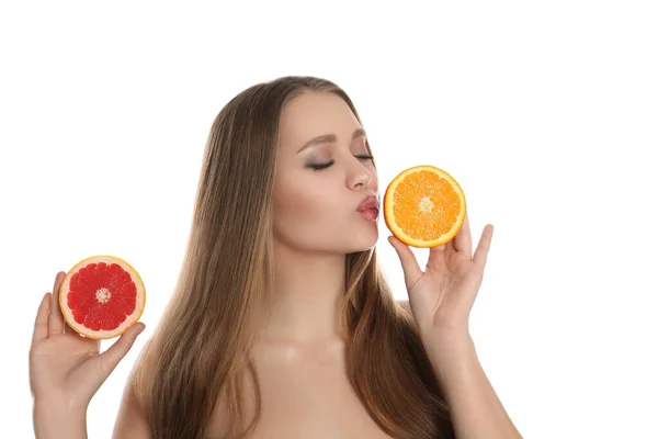 Mujer Joven Con Naranja Cortada Pomelo Sobre Fondo Blanco Alimentos — Foto de Stock
