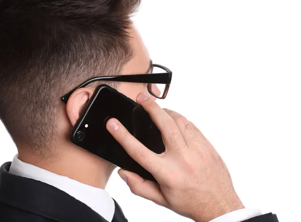 Joven Hombre Negocios Hablando Teléfono Inteligente Sobre Fondo Blanco — Foto de Stock