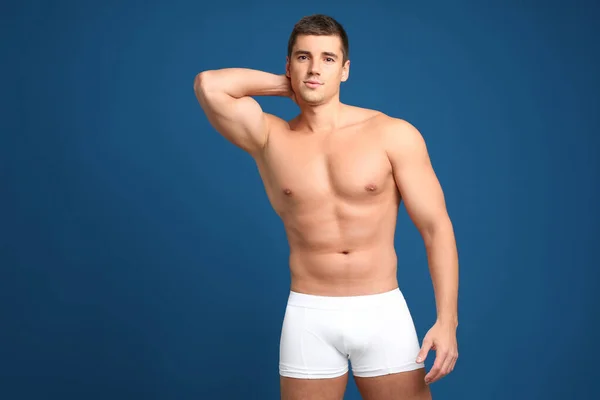 Uomo Con Corpo Sexy Sfondo Blu — Foto Stock