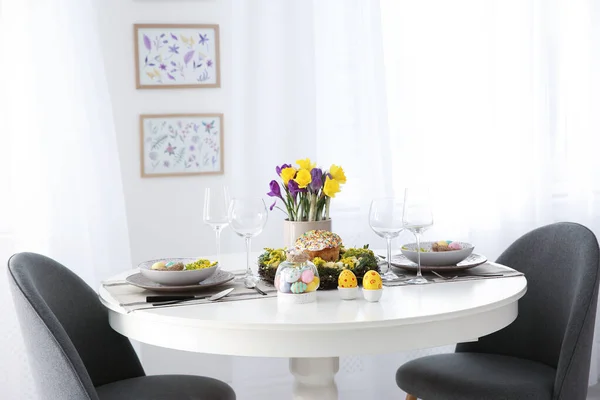 Festive Easter Table Setting Beautiful Flowers Eggs Indoors — Stock Photo, Image