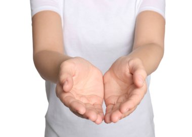 Beyaz arkaplana karşı kadın, yakın plan elde