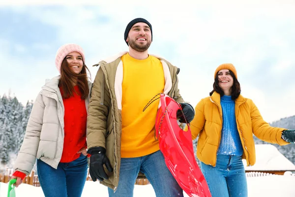 Group Friends Outdoors Snowy Day Winter Vacation — Stock Photo, Image