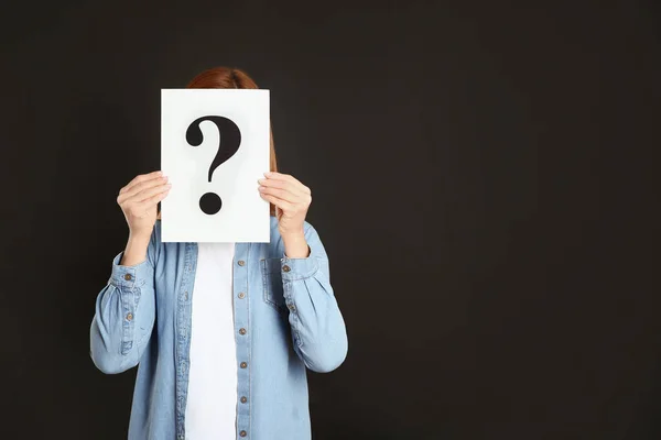 Woman Holding Question Mark Sign Black Background Space Text — Stock Photo, Image