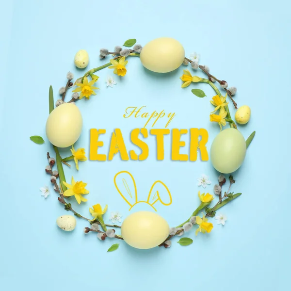 Composición Plana Con Huevos Texto Feliz Pascua Sobre Fondo Azul — Foto de Stock