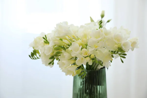 Beautiful Bouquet White Freesia Flowers Vase Indoors — Stock Photo, Image