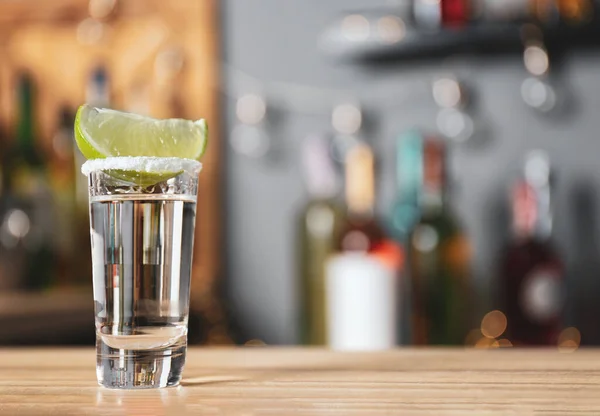 Mexikansk Tequila Med Salt Och Limeskivor Bardisken Plats För Text — Stockfoto