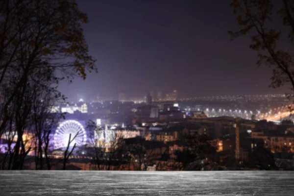 Pusta Kamienna Powierzchnia Niewyraźny Widok Miasto Nocy — Zdjęcie stockowe