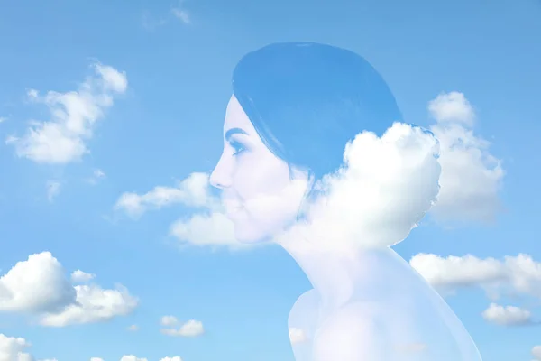 Dvojité Odhalení Krásné Ženy Modré Oblohy Koncept Vnitřní Síly — Stock fotografie