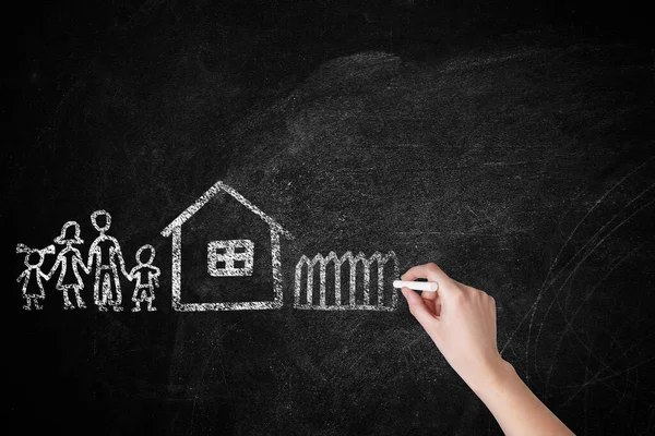 Vrouw Tekenhuis Familie Schoolbord Close — Stockfoto