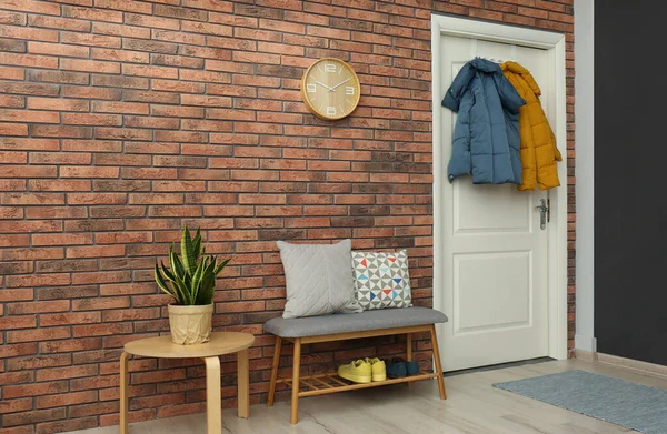 Intérieur Couloir Avec Mobilier Vêtements Accessoires Élégants — Photo