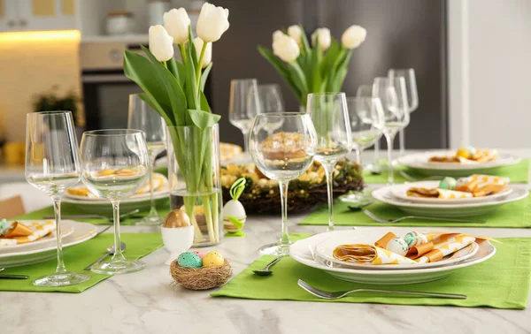 Festive Easter Table Setting Floral Decor Kitchen — Stock Photo, Image