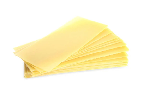 Stapel Von Ungekochten Lasagne Blättern Isoliert Auf Weiß — Stockfoto